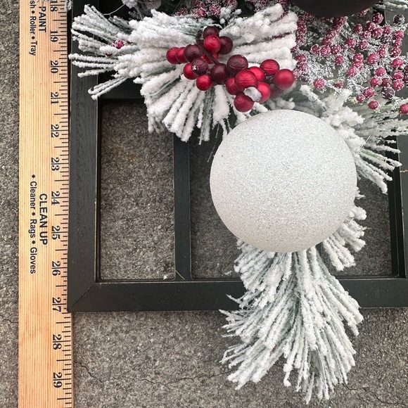 Festive Red and Black Holiday Swag - Picture 5 of 11